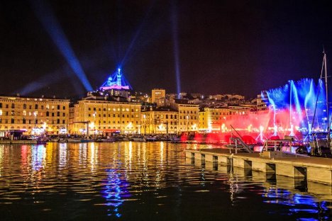 Vieux port marseille soiree