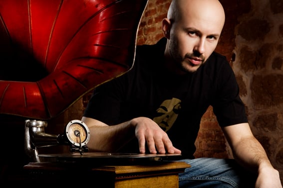 Wax tailor 12